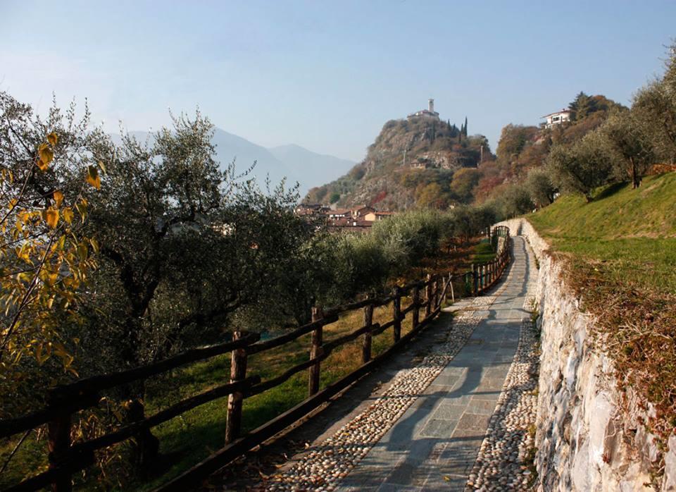 Casa Madali' - Nel Borgo Appartement Marone Buitenkant foto