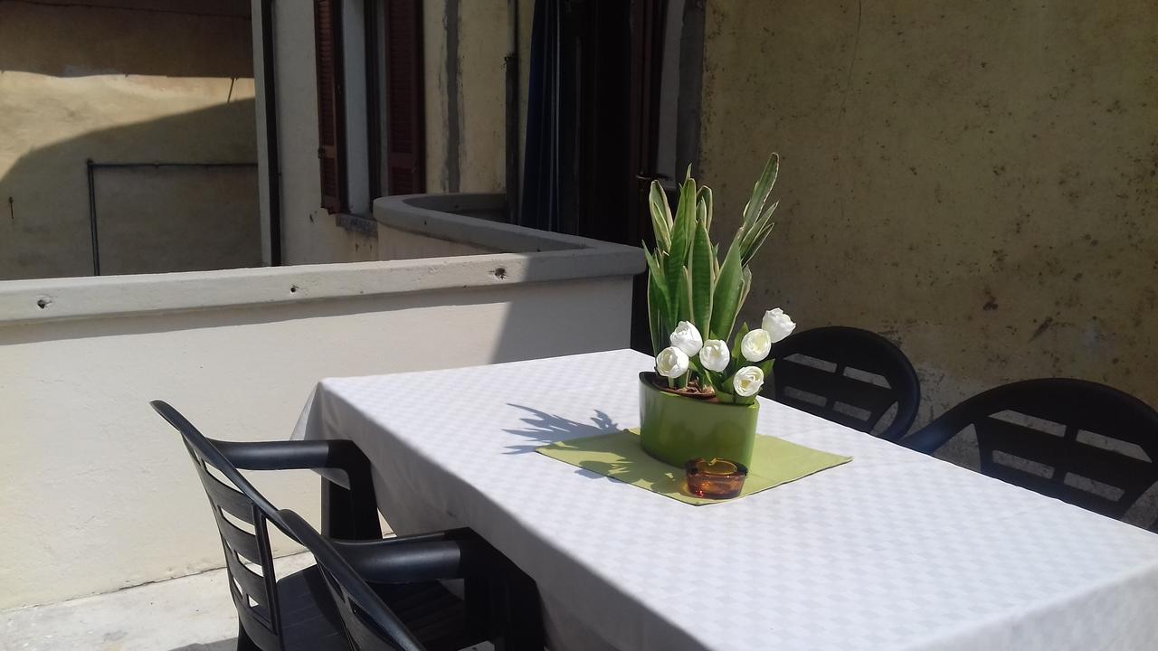 Casa Madali' - Nel Borgo Appartement Marone Buitenkant foto